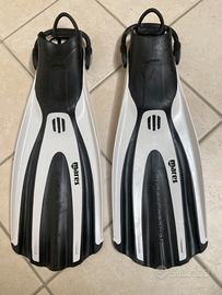 Pinne e scarponcini Mares