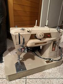 Macchina da cucire Singer 401G Slant-O-Matic