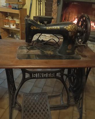 macchina da cucire Singer professionale antica