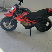 Moto elettrica DUCATI  HYPERMOTARD 1100giocattolo