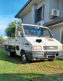 iveco daily 35.8