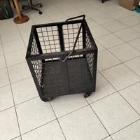 cesta in ferro con ruote