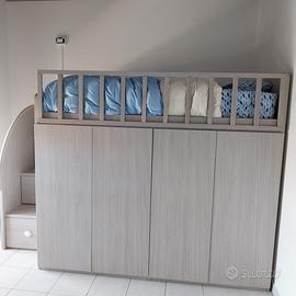 cabina armadio con letto a soppalco
