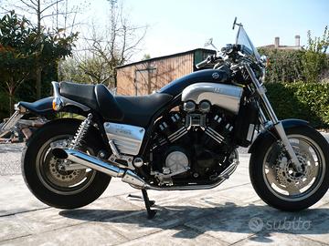 YAMAHA V MAX 1200 -