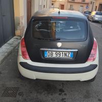 Lancia y 2006 momo design