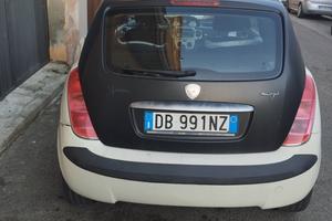 Lancia y 2006 momo design