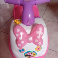 Macchinina cavalcabile Minnie 