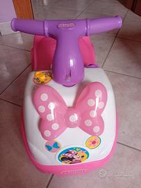 Macchinina cavalcabile Minnie 