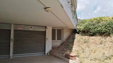 Locale deposito in Parco Santina Campana