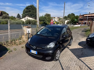 Toyota Aygo 1.0 12V VVT-i 5 porte Sol Red Edition