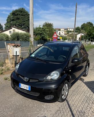Toyota Aygo 1.0 12V VVT-i 5 porte Sol Red Edition
