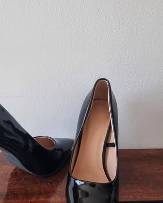 scarpe in vernice 