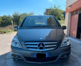 Mercedes B200 PREMIUM