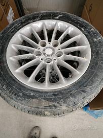 Cerchi e gomme quasi nuove