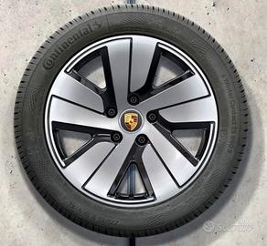 4 Ruote Porsche Taycan 4s