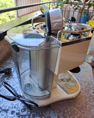 Macchina caffè DeLonghi