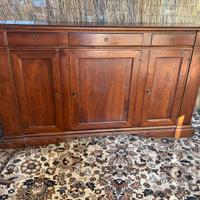 Basso di credenza in noce