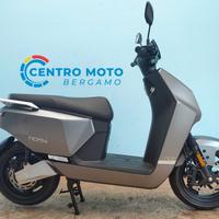Nmoto NCF S : l'e-scooter che ti porta anche in au