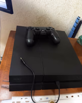 PlayStation 4 PS4 + 2 Controller (Nero/Bianco) + G