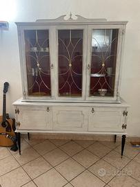 Credenza antica