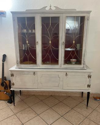 Credenza antica