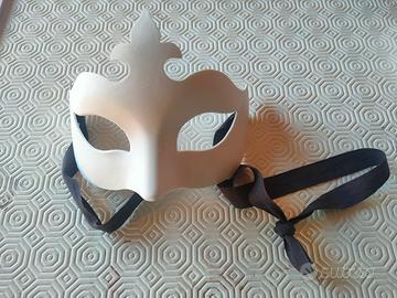 Maschera Carnevale da colorare fai-da-te