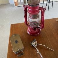 Lampada a olio e altro vintage