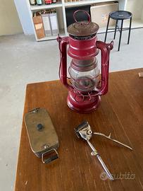 Lampada a olio e altro vintage