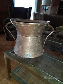 conca antica in rame lavorato