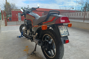 Honda vf 750 sport