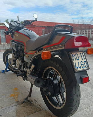 Honda vf 750 sport