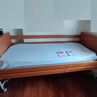 Letto elettrico per malati e disabili