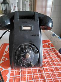 telefono antico da parete