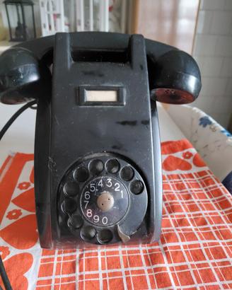 telefono antico da parete