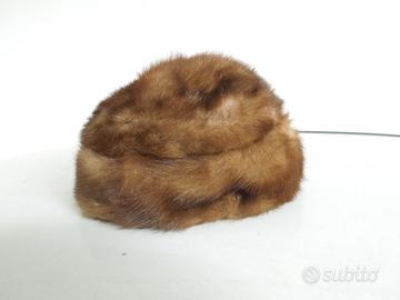 CAPPELLO IN PELLICCIA DI VISONE DI BUONA FATTURA