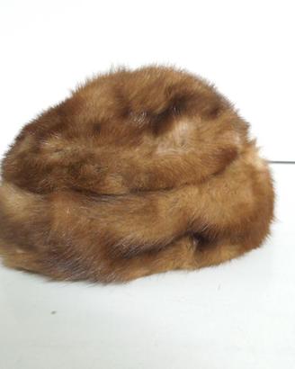 CAPPELLO IN PELLICCIA DI VISONE DI BUONA FATTURA