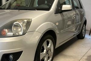 Ford Fiesta  1.2 neopatentati