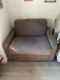 Poltrona divano, due posti che diventa letto .