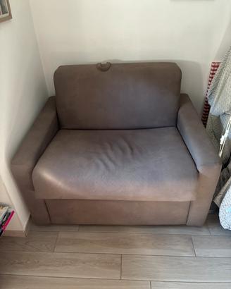 Poltrona divano, due posti che diventa letto .