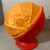 Poltrona uovo marca Ikea