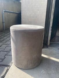 puof in velluto grigio