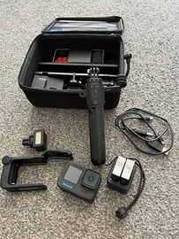 GoPro Hero 11 Black Mega Media Bundle (condizioni 