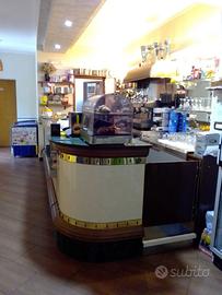 Bancone e dietro bancone