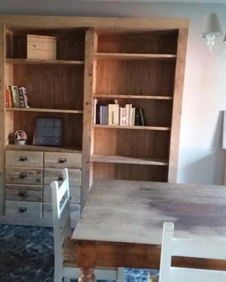 libreria in abete vecchio ad angolo ante e ripiani