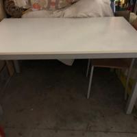 Tavolo allungabile e 4 sedie marca Maistri