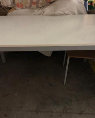 Tavolo allungabile e 4 sedie marca Maistri