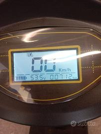 Scooter elettrico per anziani pari al nuovo