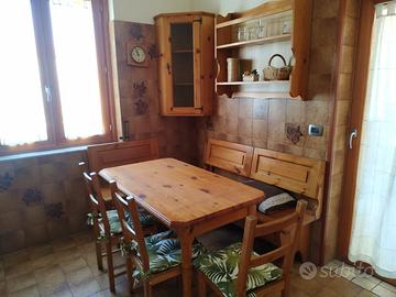 Cucina di pino massello