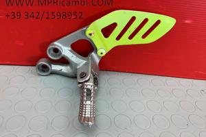 PEDANA SINISTRA SUZUKI GSXR 600 2006 2007 GSX R