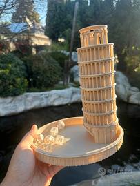 La Torre Pendente dei Dadi di Pisa